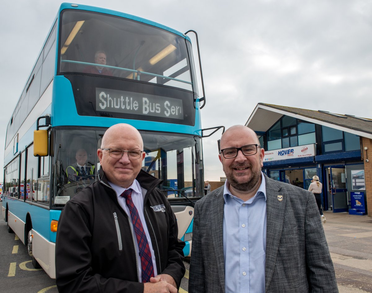 Yesterday saw our final tourism call of the year from <a href="/OceaniaCruises/">Oceania Cruises</a>, and marked the end of a successful trial with <a href="/HovertravelLtd/">Hovertravelltd</a> who have seen an influx in visitor numbers thanks to the cruise shuttle bus service.

👉 portsmouth-port.co.uk/news/stop-hove…