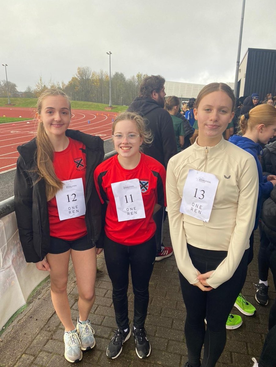 UPDATE on Renfrewshire Road Race yesterday:
Our S3 girls also won silver team event!! What a day for @GlenifferHigh pupils!! 
Daisy DL, Mia A, Georgina M 💪🏼🥈