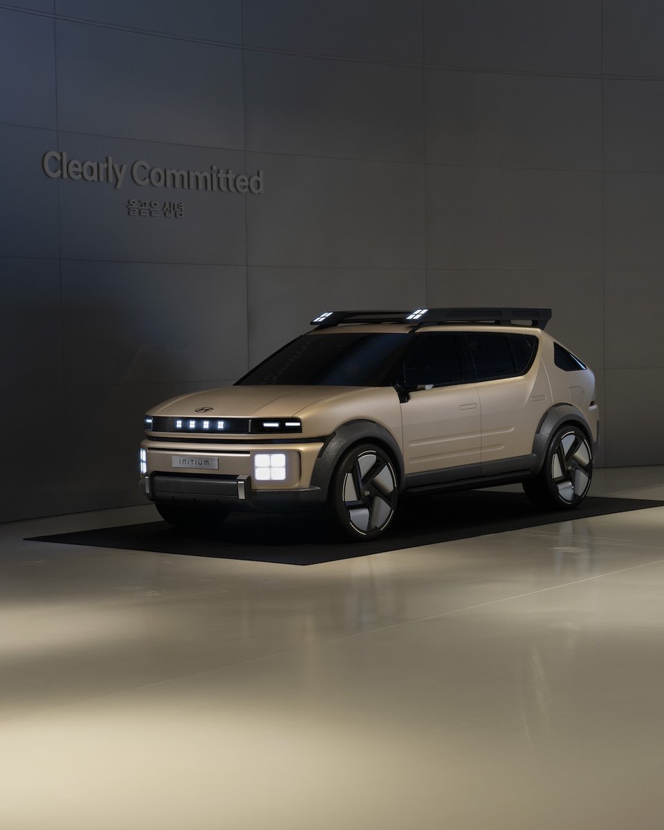 Explore the potential of safe, clean #hydrogen energy in every refined detail of #INITIUM.
From powerful fenders and striking 21-inch wheels to a lamp design that picks up on the symbol of #Hyundai Motor Group’s hydrogen value chain, #HTWO.
#ClearlyCommitted #ConceptCar