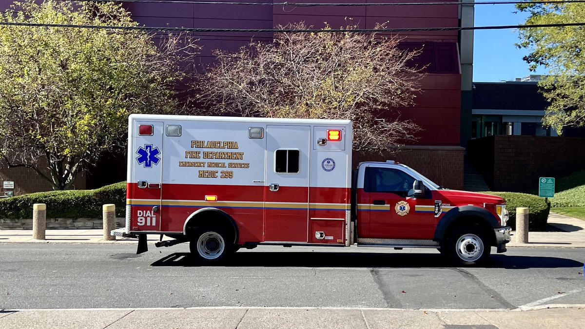 PhillyFireDept's tweet image. Daily totals for Thursday, October 31 🎃:
🚑: 792 EMS incidents
🚒: 169 fire incidents
🔥: 3 working fires
#PFDstrongtogether