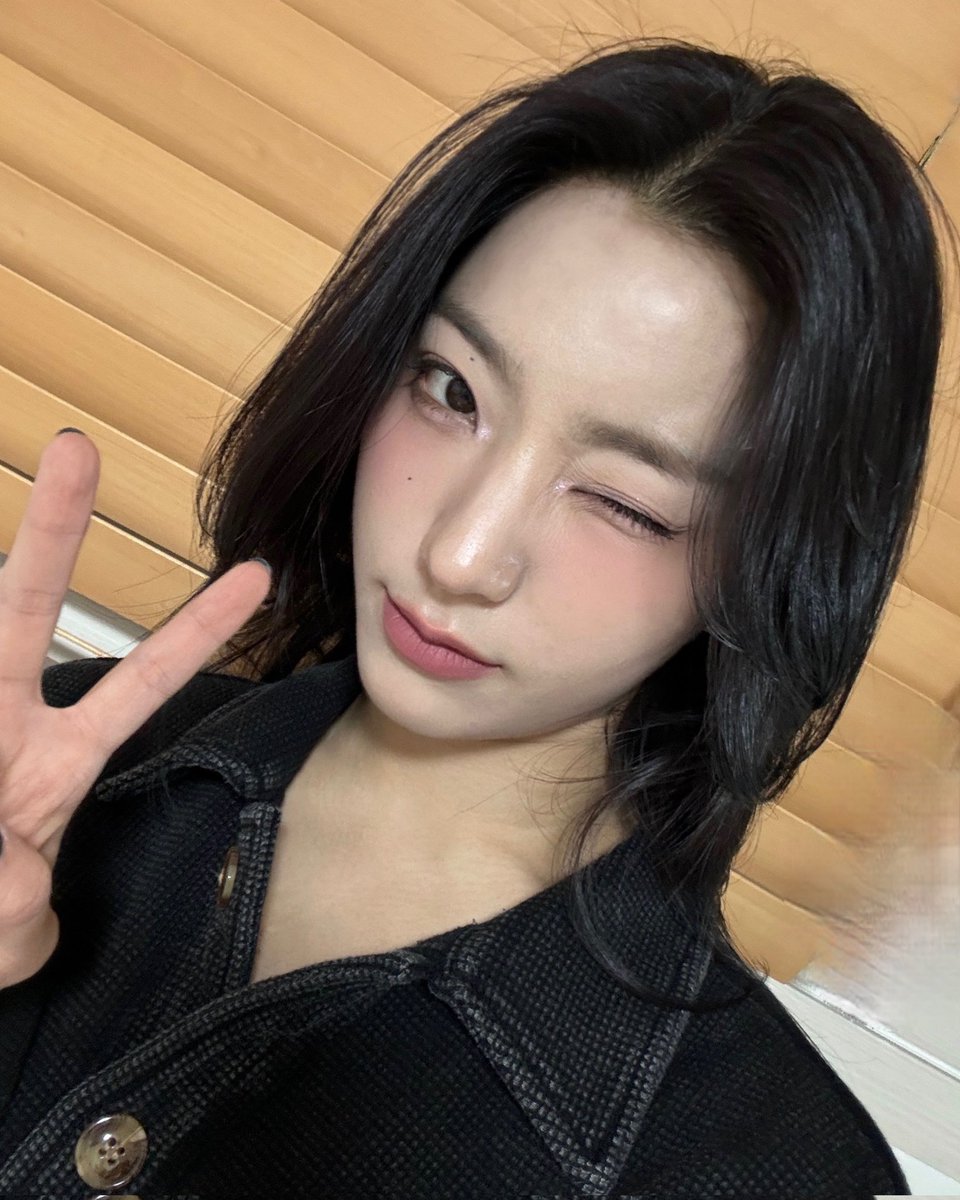 fromis_9 file 🍀 tweet media