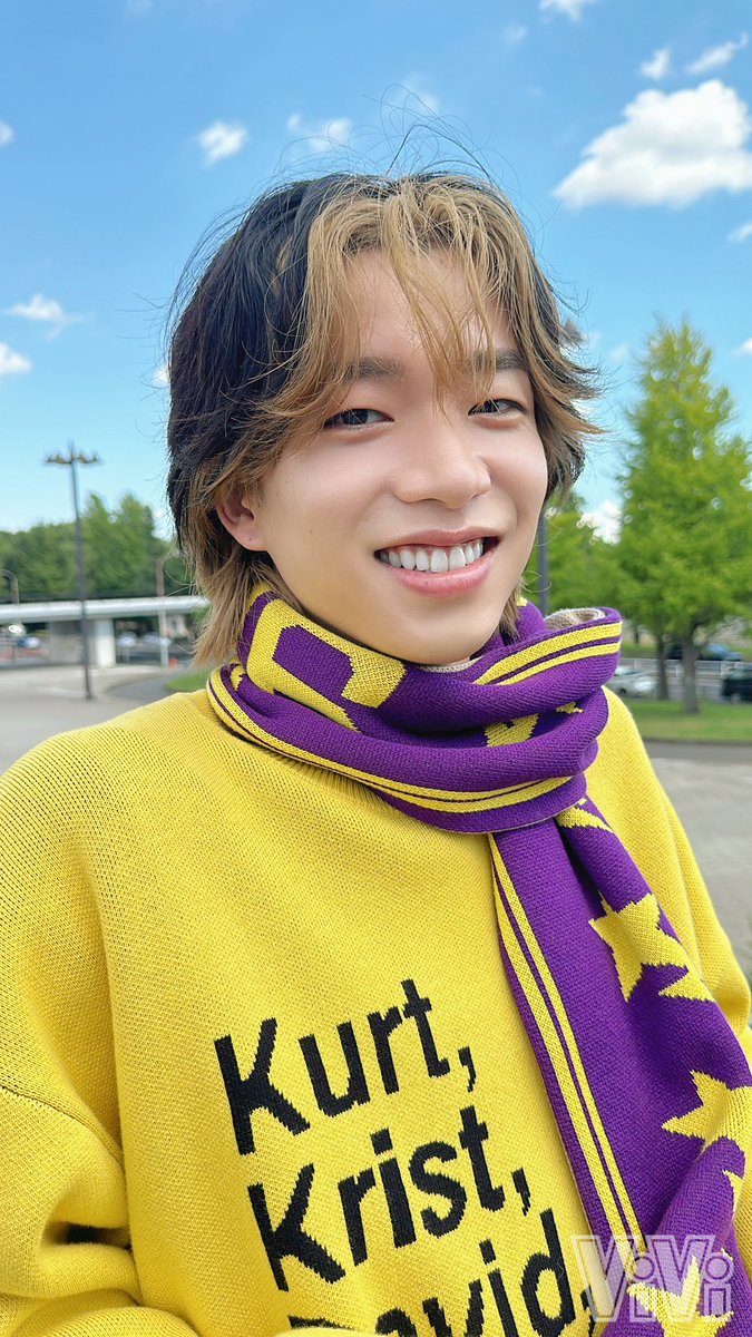 vivi_magazine's tweet photo. ✧ViVi12月号 𝗼𝗳𝗳-𝘀𝗵𝗼𝘁①📷✧

おしゃれBOY #森愁斗 さん(#BUDDiiS)が登場した"にっとデート"企画のオフショットを大公開ー！先ほど実施したゲリラアンケートの結果順にお届けしていきます🫶

まずは、待ち合わせしゅーとくん＆クリームソーダをおすそ分けしてくれるしゅーとくんのオフショから📷

✧ネットでの購入はこちら
https://t.co/5cBL6uICxe