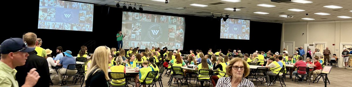 pastordhm's tweet photo. Gr8tful for this incredible army of @warrenstudents who staffed & served at our #FallFamilyFest A huge community gathering👏🏻 Life groups added to the night giving an abundance of treats to several thousand kids. Lots of 🤗 & heavy ❤️lifted beyond the impact of #Helene THX https://t.co/Whr8RG0ywb