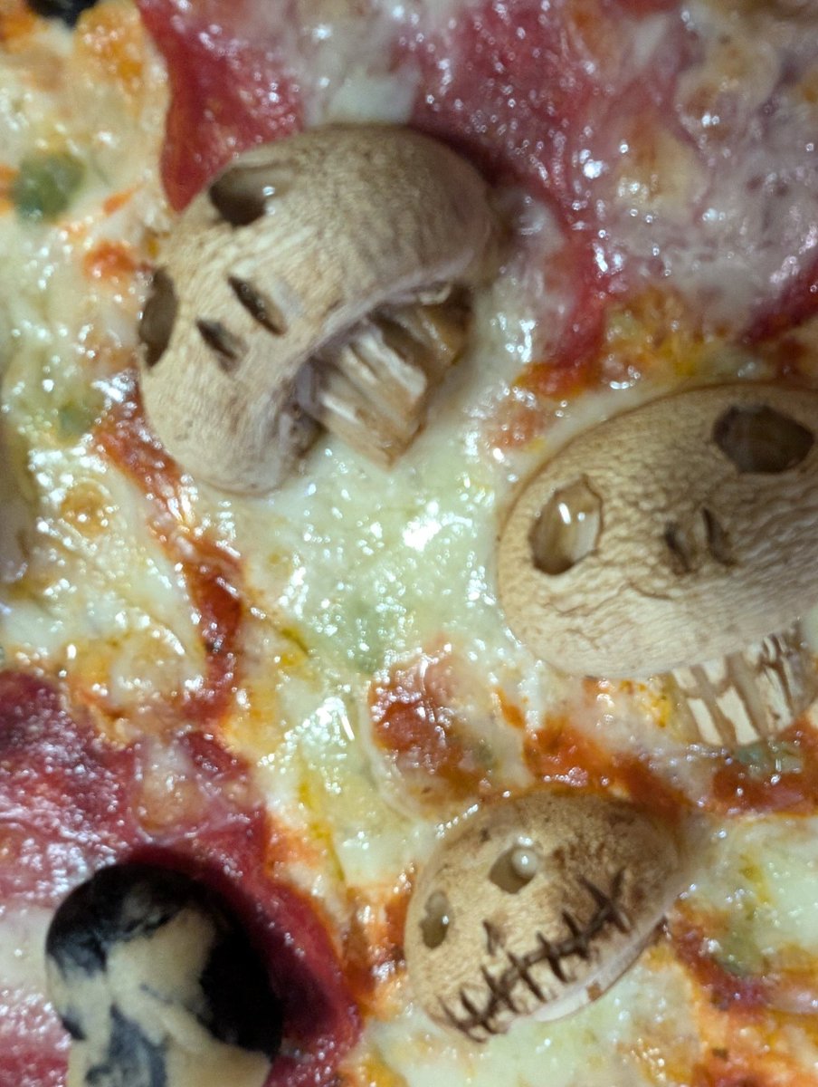 ch_sz_knapp's tweet photo. Is Halloween over already? #Foodforce https://t.co/zLyxr7T4g9