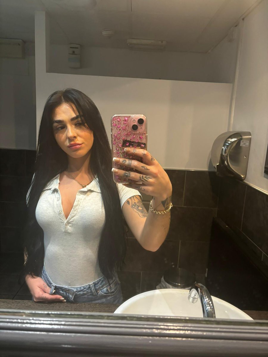 Georgia Mae- Pretty Green Eyes🫧 tweet media