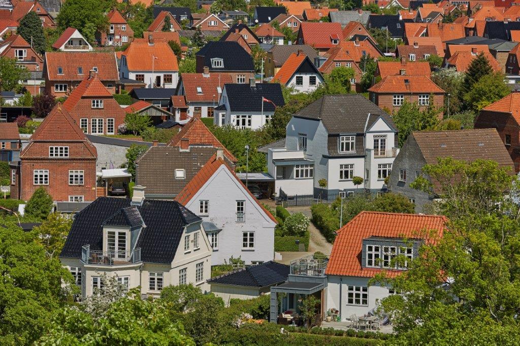 Boligpriserne i #Hjørring Kommune er steget 0,8 procent fra januar til september i 2024. Er du nysgerrig på din boligs værdi? Prøv boligprisberegneren: nybolig.dk/hvad-er-bolige…