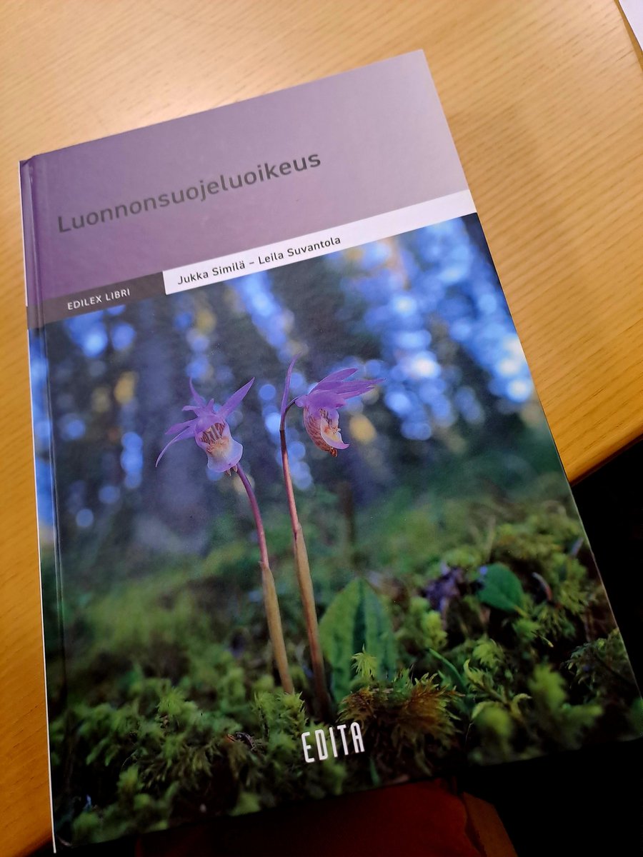 Kaikki mitä olet aina halunnut tietää uudesta luonnonsuojelulaista, ja vähän enemmänkin.  Kaupoissa lähelläsi. Minunkin piti tässä mukana olla, mutta vetäydyin aikataulusyistä. Mutta tekijät ovat kovaa tasoa ilmankin. #ympäristöoikeus <a href="/JukkaSimila/">Jukka Similä</a> #LeilaSuvantola @EditaLakitieto