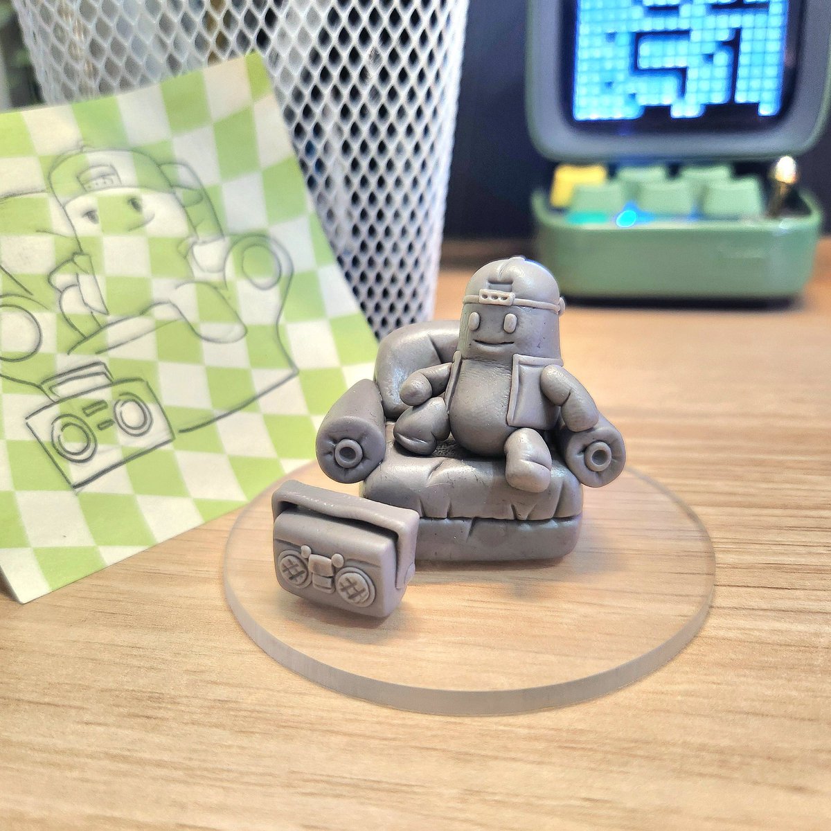 Tryin to make sum polymer clay stuff, its the small details that really grinds me up, i should prob make the big guy next after Jay lol <a href="/BEANZOfficial/">BEANZ</a>