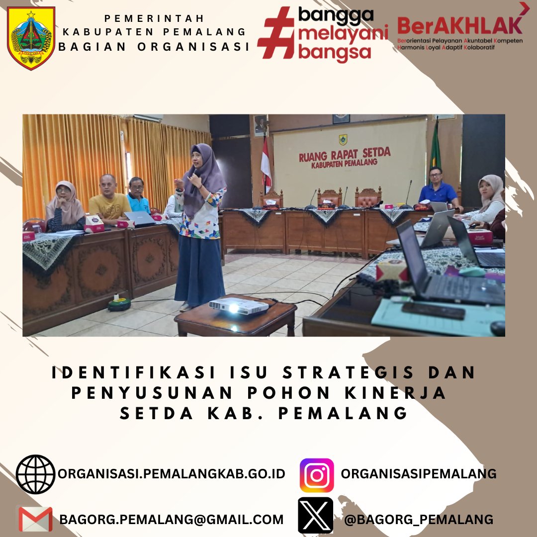 Jum’at tanggal 1 November 2024 di Ruang Rapat Setda Kabupaten Pemalang, Titik Widyastuti, S.Sos., M.Si, Kepala Bagian Organisasi Setda Kabupaten Pemalang menyampaikan materi Identifikasi Isu Strategis dan Penyusunan Pohon Kinerja Sekretariat Daerah Kab Pemalang