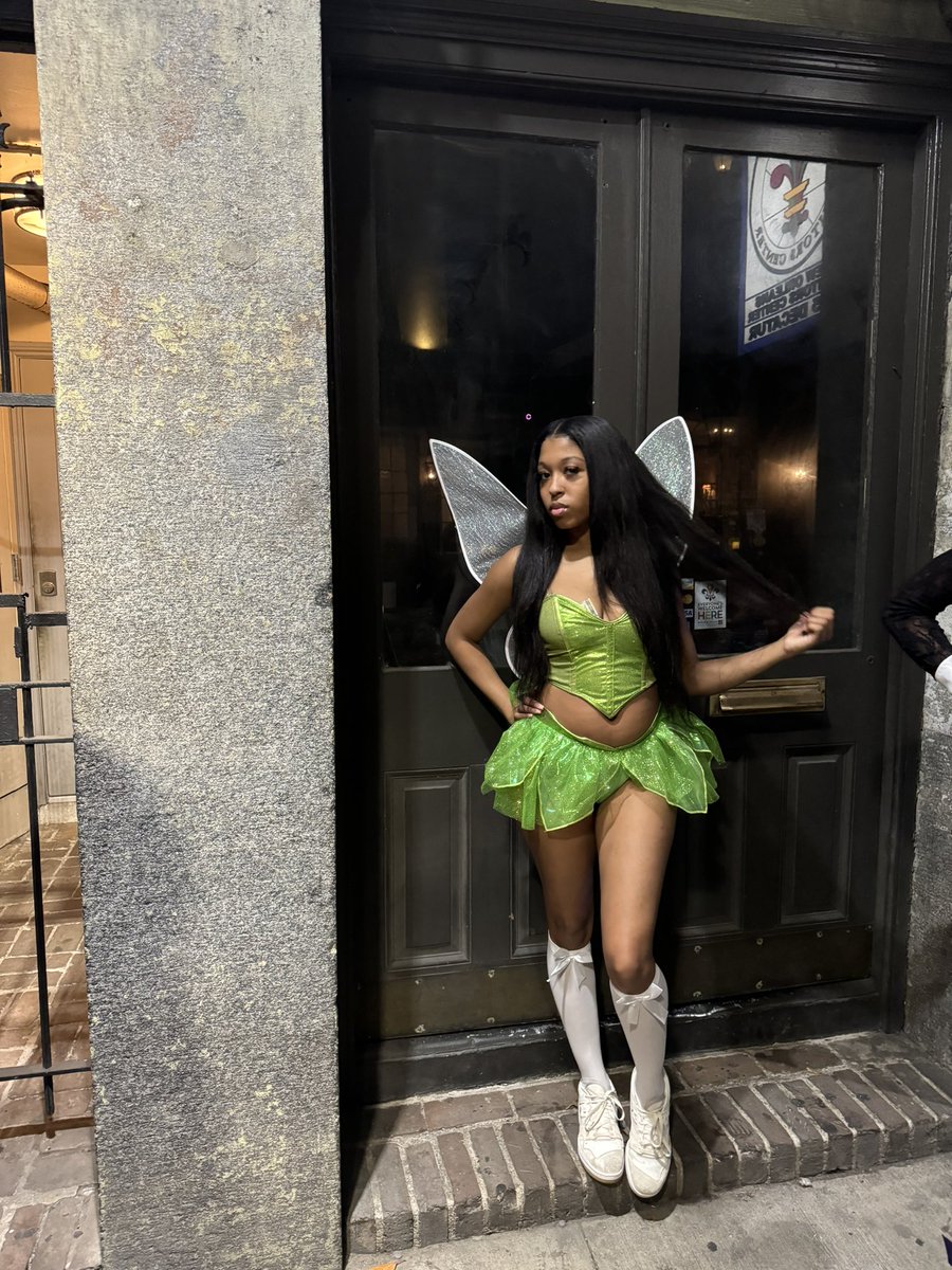 taliamarsai's tweet photo. Happy Halloween 🎃 #backoutsidetour https://t.co/8Eue5xmGaT
