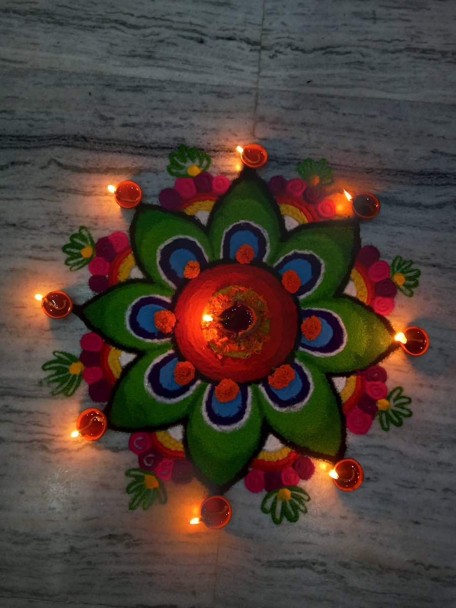 Shristi204's tweet photo. Samjho yarr Diwali ki post mandatory hundi si.✨️🪔🛵💨🌼🌻💅 https://t.co/UzU1zy4aYL