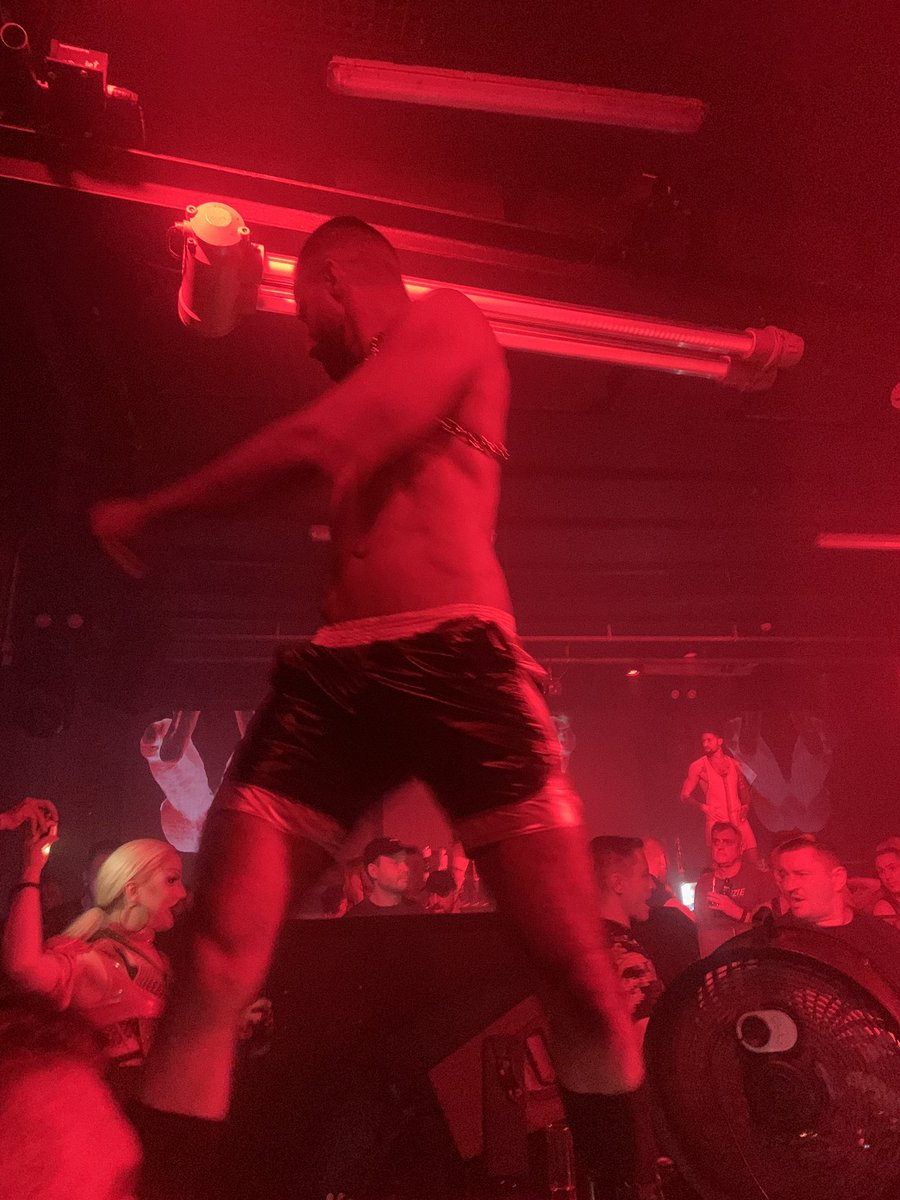 19cmgaylille's tweet photo. Fin de l’opening pour l anniversaire de #lademence ….
Superbe bonne soirée et nuit …
Rdv samedi pour la grande soirée…avec @Maxplille 
#lespompeurs #gaylille #gaybelgique #gab elgium #gaytourcoing https://t.co/mnqBwiQiHp