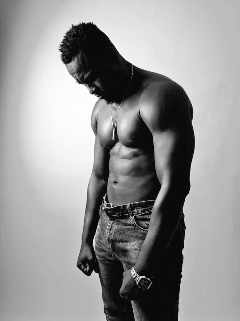 alphonse_menyo's tweet photo. TGIF 👊🏾 https://t.co/8D2Z8vM63i