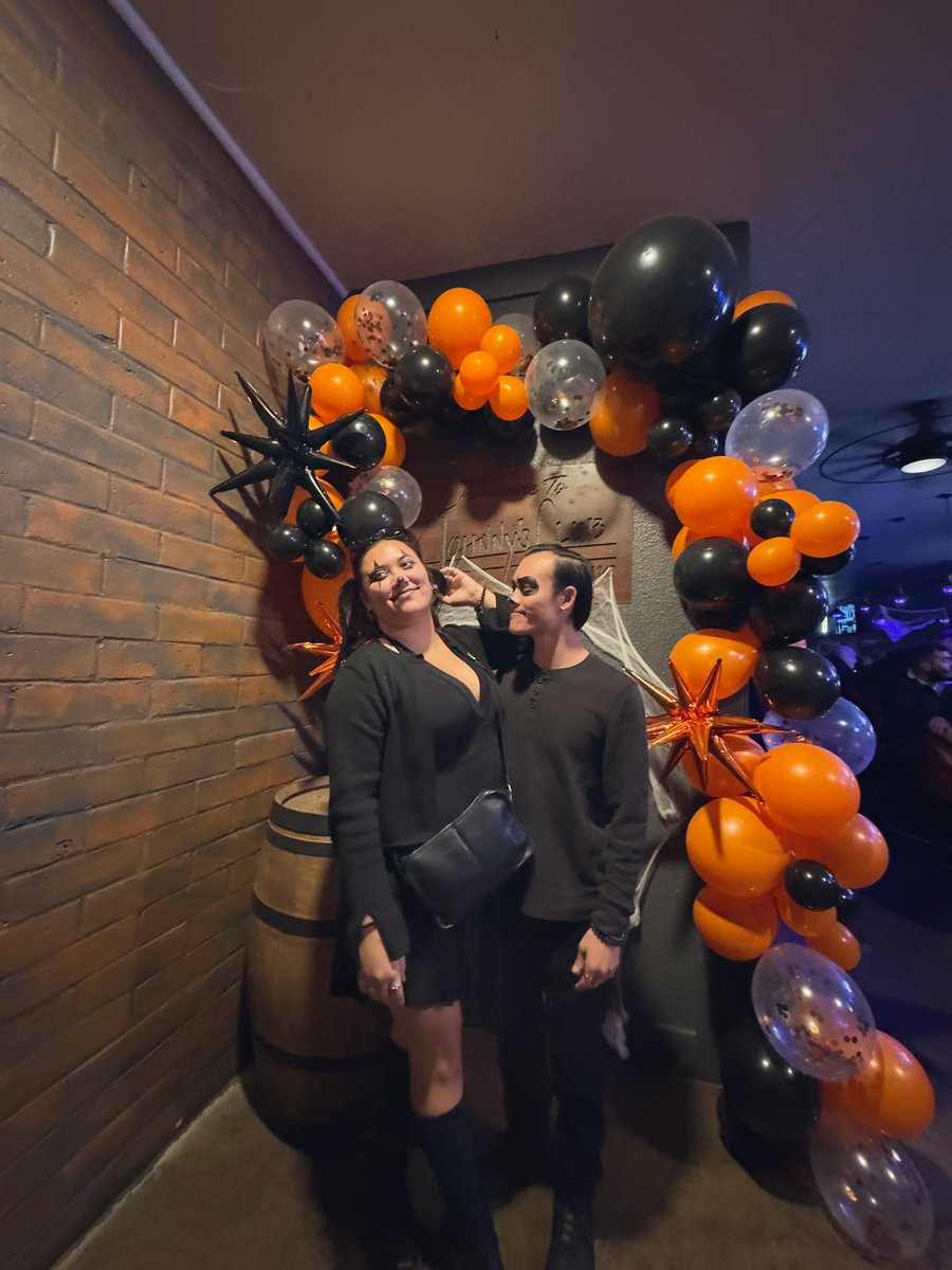 slatersaaan's tweet photo. happy halloweener 🧡 https://t.co/9t5nNIwaAI