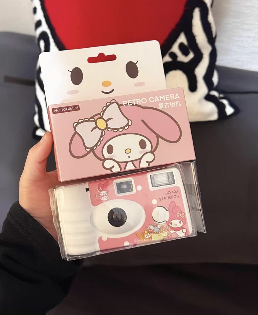 bigsalekpop's tweet photo. (พร้อมส่ง ดีลแล้ว) กล้องฟิล์มใช้แล้วทิ้ง SANRIO 🎀 귀여운✱

👾ราคา 640 บาท ส่งฟรีEMS ! [ถ่ายได้ 18รูป] 
🎀ราคา 740 บาท  ส่งฟรีEMS ! [ถ่ายได้ 27รูป]
                  {มัดจำ 180/250}

✈️รอของจากโกดังเข้าไทย 7-11 วัน

#ตลาดนัดsanrio #sanrio #กล้องฟิล์ม #กล้อง #ตลาดนัดกล่องสุ่ม https://t.co/9xJTsyYdDh