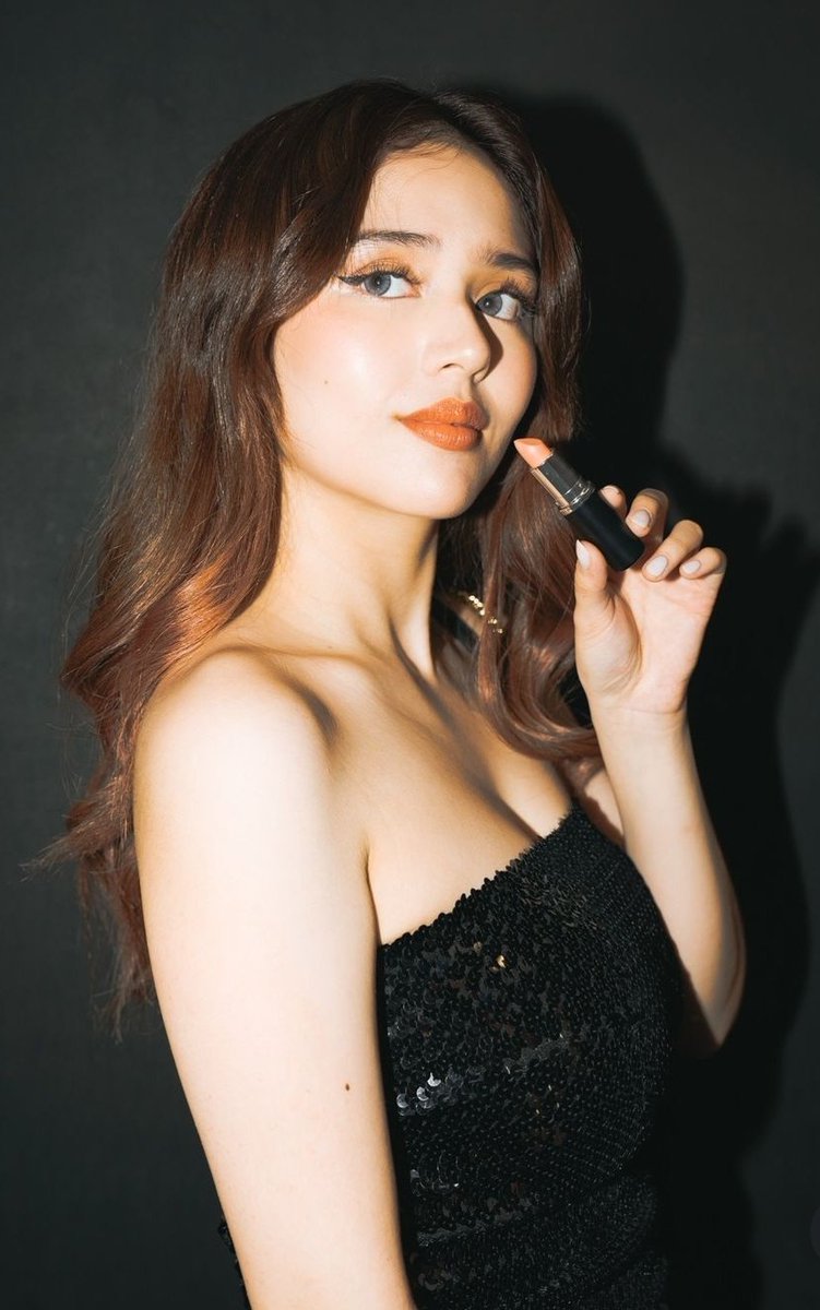 jaydanationmc's tweet photo. MAC Trinoma branch #MACximal #maccosmeticsph

#JaydaAvanzado #Jayda #JaydaNationManilaChapter

cr. @jayda https://t.co/ufQFz9us9D
