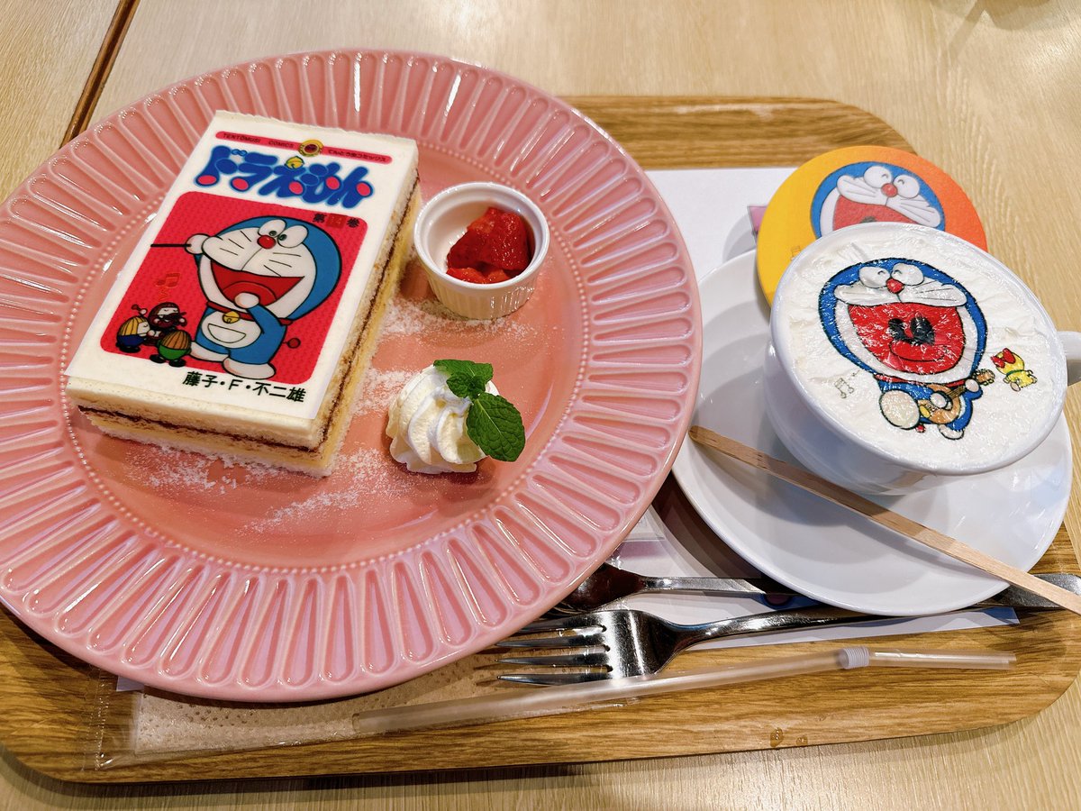 今週は、藤子・F・不二雄ミュージアムの『チチンプイ!科学と魔法のまんが展』の内覧会にご招待いただいたり、
ドラえもんコラボカフェにケーキを食べに行ったりして幸せな週だった… 