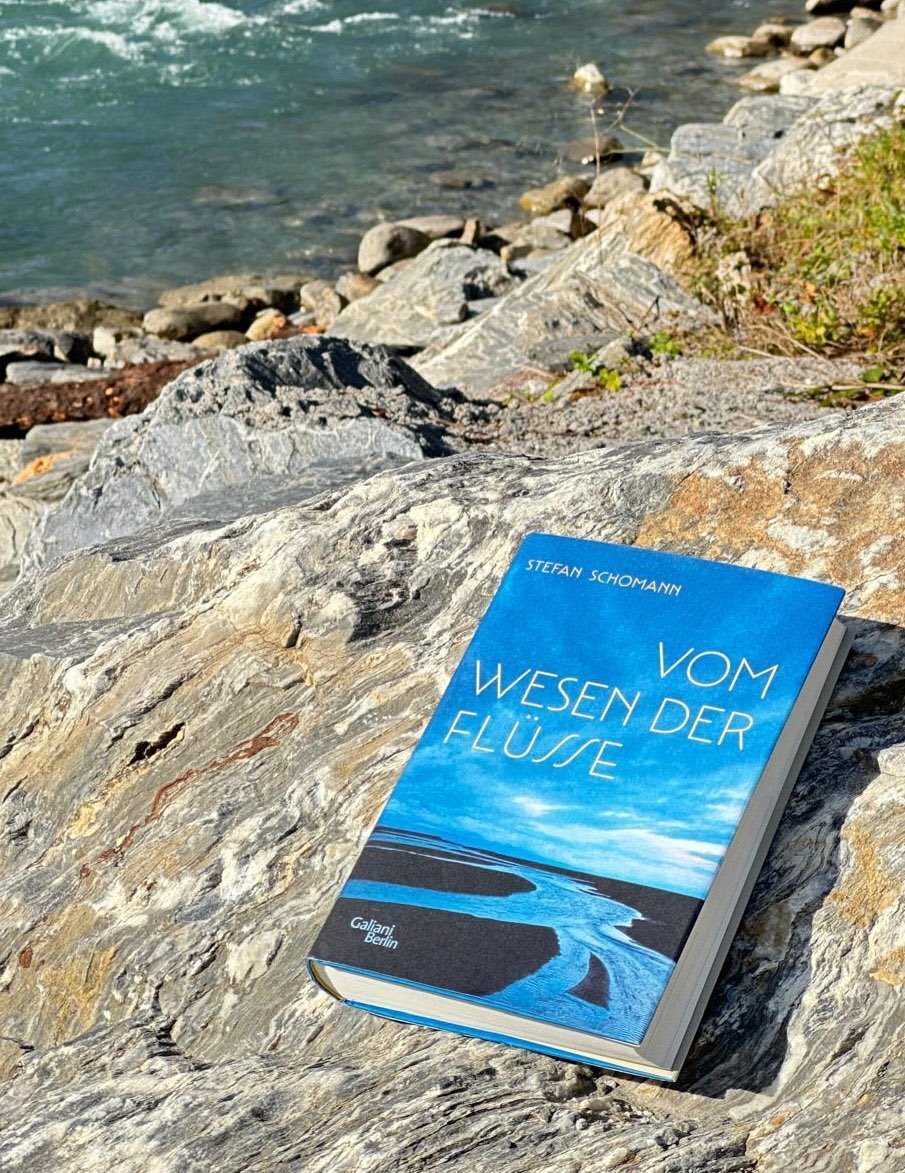 + + +   VERLOSUNG   + + + 

📚 Vom Wesen der Flüsse 📚 

von Stefan Schomann

Teilnahme nur per >> Retweet << ! 

Verlosung des Exemplars heute um 21 Uhr!

Dank an <a href="/KiWi_Verlag/">KiWi_Verlag</a> 

galiani.de/buch/stefan-sc… 

Viel Glück 🍀