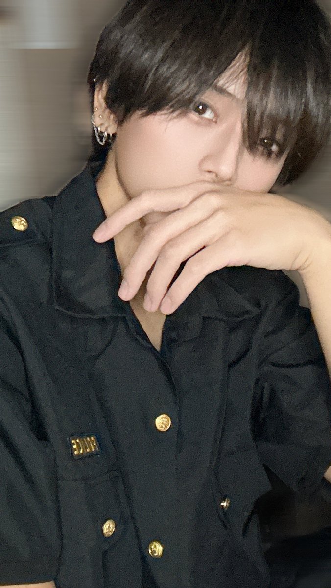 tnsho__'s tweet photo. お菓子くれなきゃ逮捕しちゃうぞ https://t.co/348eZ2wDoc