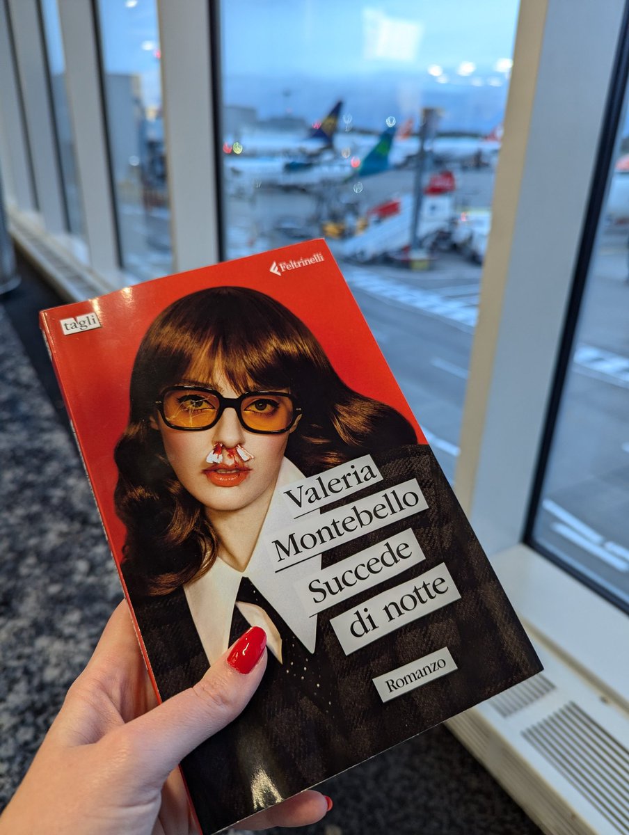 "Gli spettri, per esempio, appaiono quando tutto è finito, all'improvviso. Arrivano nelle ore notturne, scricchiolano e mandano segnali, ma non parlano quasi mai. Il massimo dell'apparizione spettrale è un'emoticon a forma di fuoco su Instagram alle quattro di notte."