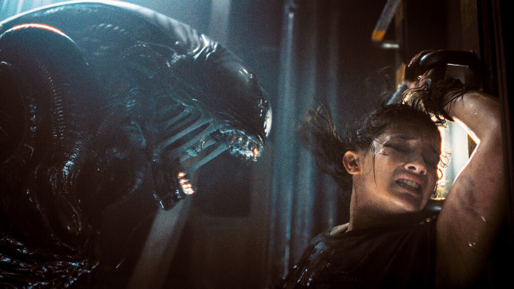 Silver_Cheek's tweet photo. Alien: Romulus (24) ⭐️⭐️⭐️⭐️ Rain vill lämna kolonin och stjäl cryo-podar från en forskningsstation. När de väcker facehuggers ångrar hon sig. Visst, lik original men utförs bra. Otäck &amp; klaustrofobisk, precis som de ska vara. #klugserfilm #bionithrin #horroctober #sfanytime https://t.co/jPQDigXMAu