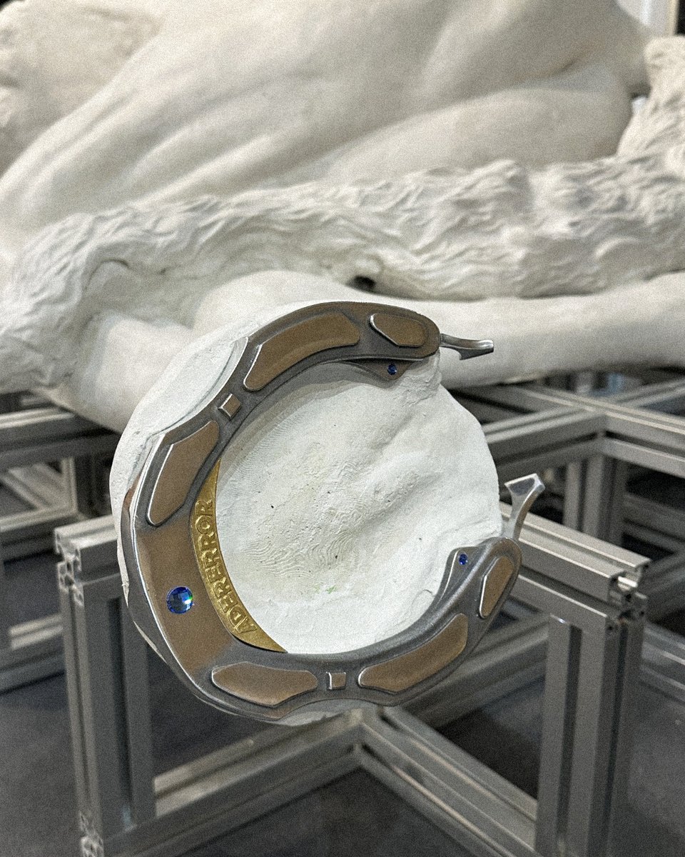 _adererror's tweet photo. Inspired by the horseshoe, the โGooshโ flat shoes with metal detail on the sole.ย ADERERROR presents distinctive details expanding special experiences from products to objects and spaces.โจย
#ADERERROR #์๋์๋ฌ #ADER24FW #MicrotoMacro https://t.co/UVdrNdjpXE