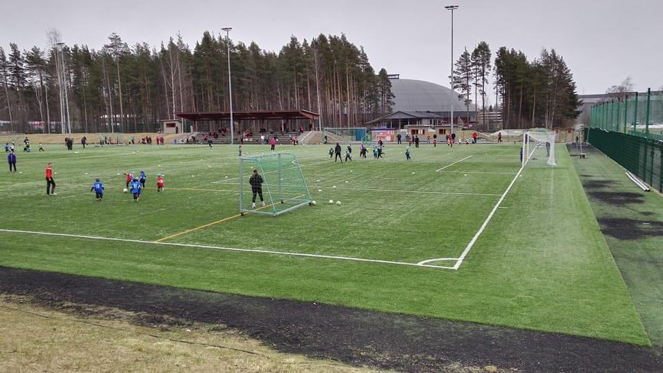 Meanwhile in Jipon kotikenttä. Aina ei mene nallekarkit tasan 😃 #Ykkösliiga #Mestis
