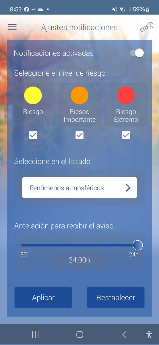 Por si sirve, en la app de la AEMET te mandan notificación. En el menú superior derecho de tres rallitas/ajustes de notificaciones, si veis la barra de abajo en antelación para recibir avisos yo por ejemplo lo puse 24h antes. Y darle clic a los cuadrados debajo de los colores.