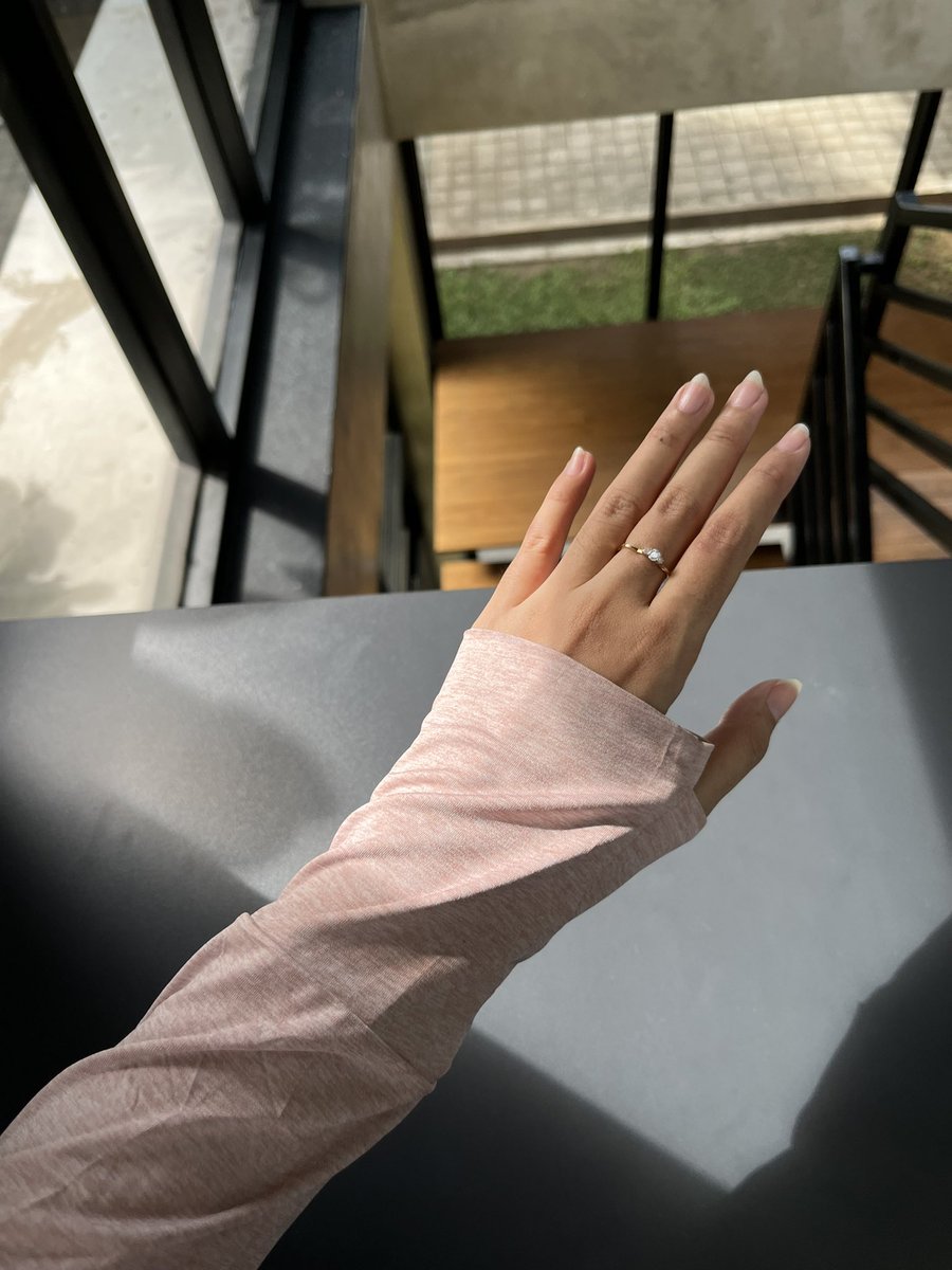 9bintaa's tweet photo. nemuin kaos buat olahraga, gym/ yoga oke bgt! cakep cuman 60rb. adem nyaman. plusnya lagi ini gak ketat🥹👍🏻 https://t.co/34MOaBnsTB