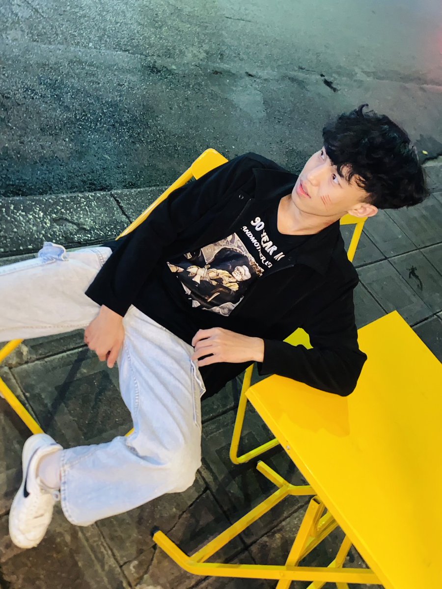 do_dwin19's tweet photo. Can I ghost u 👻 https://t.co/qEfpSoAkPc