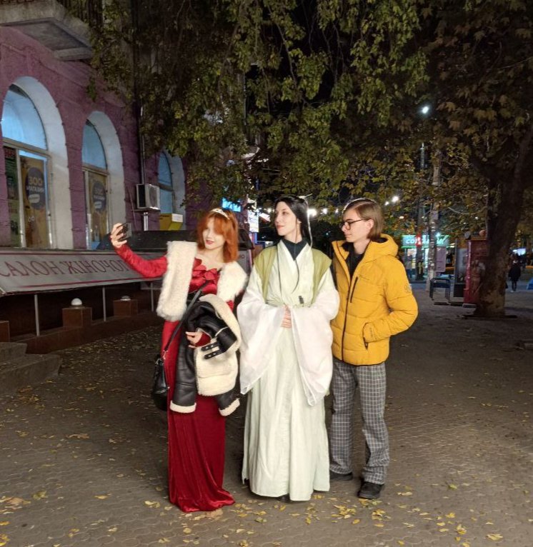 RodyukElena's tweet photo. Вперше в своєму житті вирішили зробити косплей на один з моїх улюблених персонажів і навіть  вийти в ньому у світ
Я зіткнулись з багатьма позитивними враженнями і впізнанням https://t.co/QVBXfToMdH