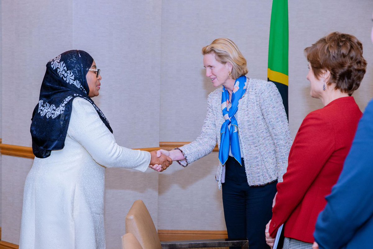 Biznews_tz's tweet photo. 🇹🇿 Rais Samia @SuluhuSamia amefungua milango ya kiuchumi kwa Tanzania kwa kuboresha mazingira ya biashara za kimataifa!
Tangu Machi 2021 hadi Agosti 2024, biashara za kimataifa zimeongezeka kwa 84%, kutoka $17.4B hadi $31.4B. https://t.co/aMQCc8sBr0