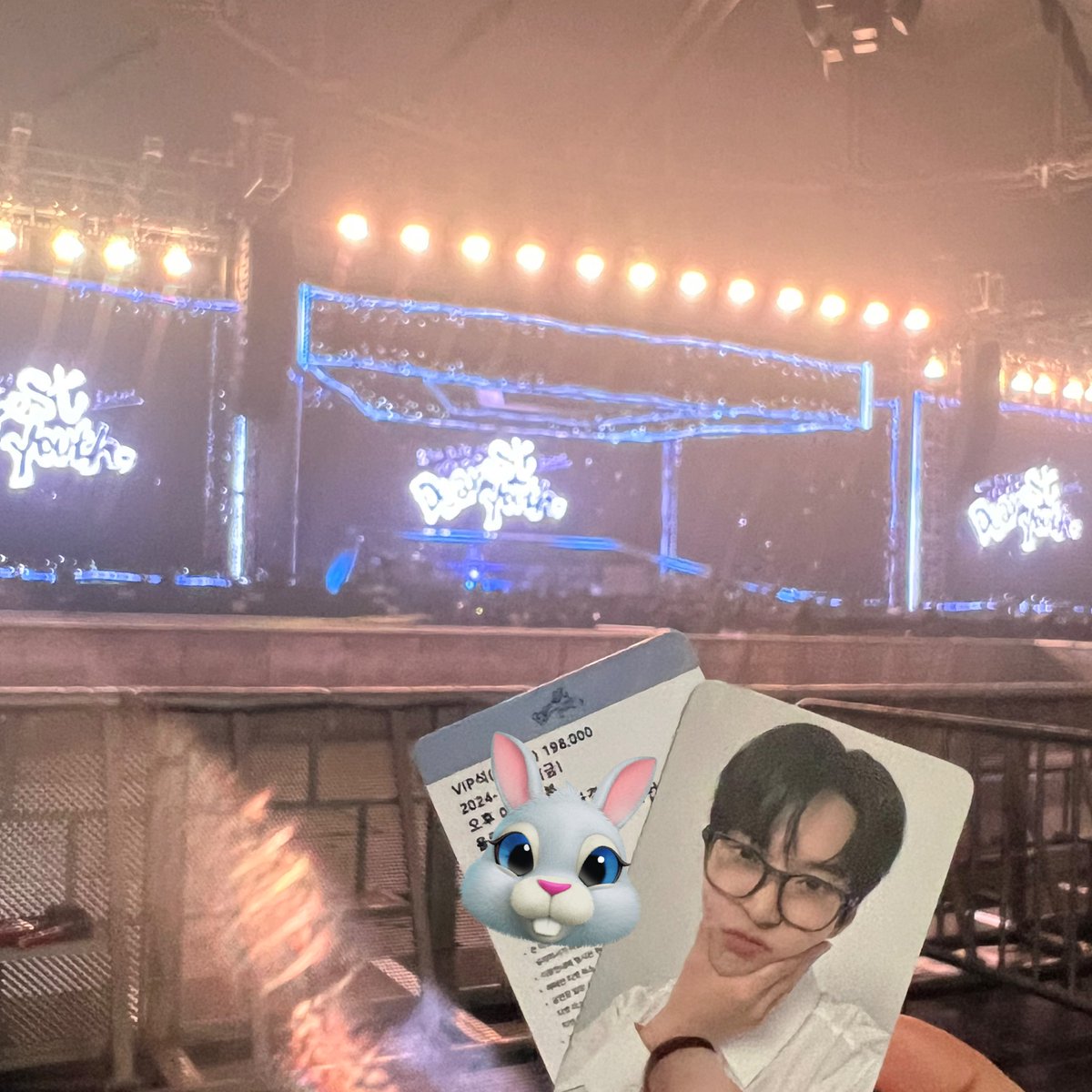 ddoiovo_201's tweet photo. 한국에서 첫 뎡콘🐰💕 
너무 떨려용 @.@ (내가왜.. https://t.co/mlFGJReeLV