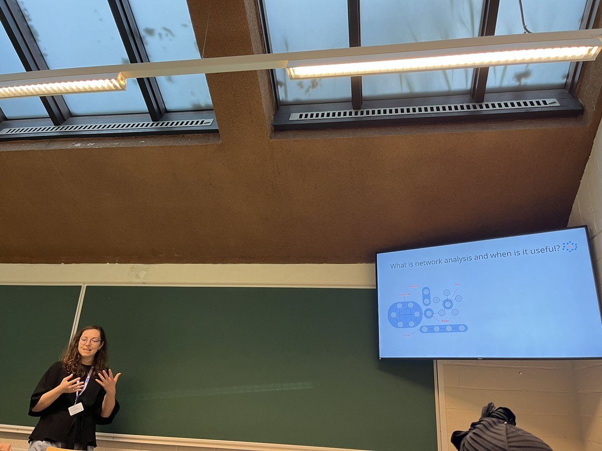 dadasara3's tweet image. “Social network analysis is a world view.” -@silviafierascu in this morning’s participatory session at @MethodsNET 
#MethodsNET #research
