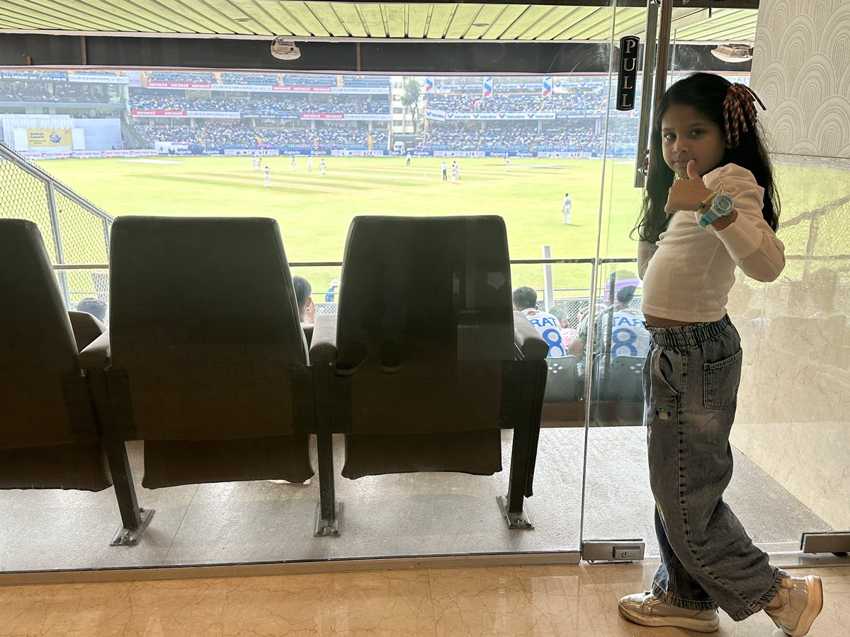astutetosh's tweet photo. Preesha’s first live 🏏 game !!!
#indvnz #indvsbz #indvnztest #PredictKar https://t.co/w9pM4phiZa