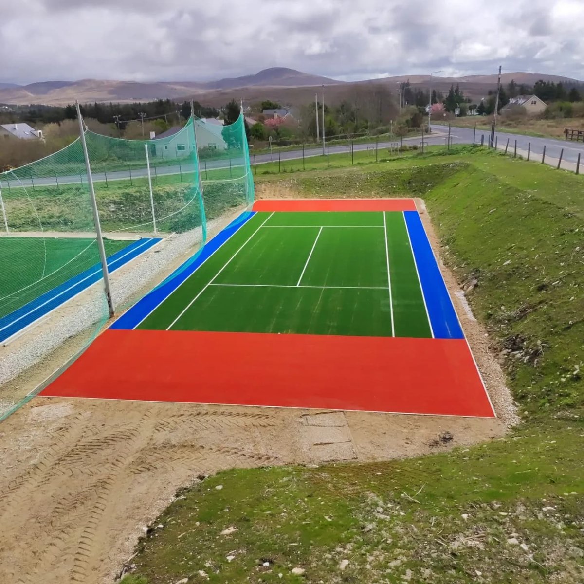 At SIS Pitches, our staff really enjoy working on smaller bespoke projects for National Schools and creches, as it's always a little bit different. With a wide range of colours and specifications available, no two projects are the same!
sispitches.ie