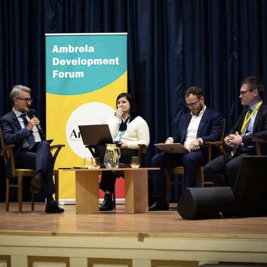 Ambrela_org's tweet photo. Fotografie a video-záznamy zo všetkých 4 diskusných panelov a 4 deep talkov z našej októbrovej konferencie Ambrela Development Forum #ADF2024 sú už na webe k opätovnému pozretiu: https://t.co/rUnWF2TsPR
#ambrela #Conference #aid #ambrelaDevelopmentForum #ADF #SR #EU #ODA #CSO https://t.co/njHtTP5eao