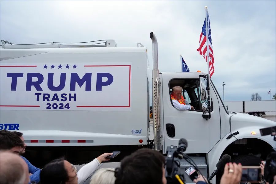 LarsThorwald51's tweet image. #TakeOutTheGarbage