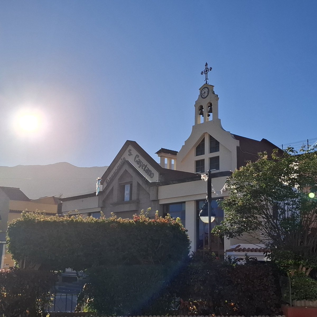 salzschnacker's tweet photo. Buenos días cariños ☀️🏝☕️
Ich erspare Euch mal die nächsten 200 Essens- und Kostümfotos. Aber, nachher bekomme ich noch Bilder aus dem Halloweenviertel in La Laguna.
Ich brauche erstmal n Kaffee...
#teneriffa #teneriffa🌴 #kanaren #sunnydays☀️ #Kirche #parroquia #inselleben https://t.co/J7t6AoYJkz