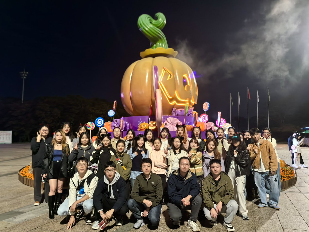Chelsea_iceice's tweet photo. Halloween 🎃👻 https://t.co/Wvuy2nyMUy