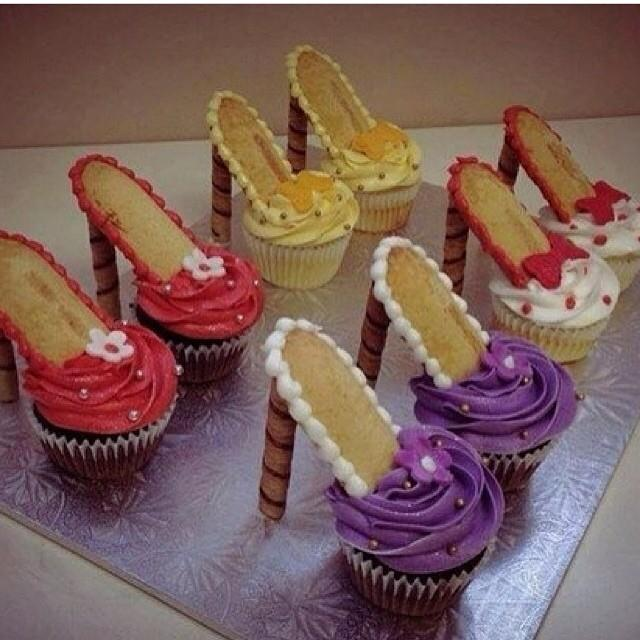 Howl_Sarah's tweet photo. Good morning all. Happy new month! Xx
Here's how I'm celebrating. 😋 #shood https://t.co/Cr7NRT30Js