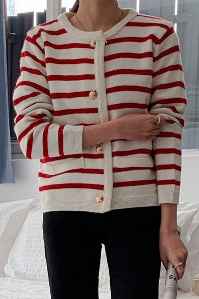 onelove488's tweet photo. ada yg jual cardi full kancing warna navy atau maroon kaya pict 1 gaa? atau garis garis kaya pict 2

- under 80k, ld 100
- foto dari pinterest https://t.co/Bdfmm0N64f