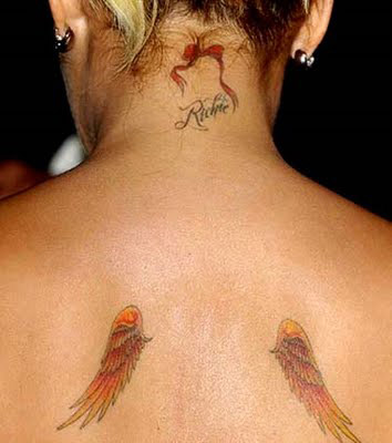 tatoo_niki_'s tweet photo. ニコール・リッチー(Nicole Richie)
その波乱万丈な人生から、元祖お騒がせセレブとして知られるニコール・リッチー
日本の若い女性たちの間でも「好きなセレブ」として人気でファッション誌業界からもひっぱりだこ。
#麻酔クリーム #TKTX #タトゥー #tattoo #ニコール・リッチー https://t.co/zHR8bNeBIf