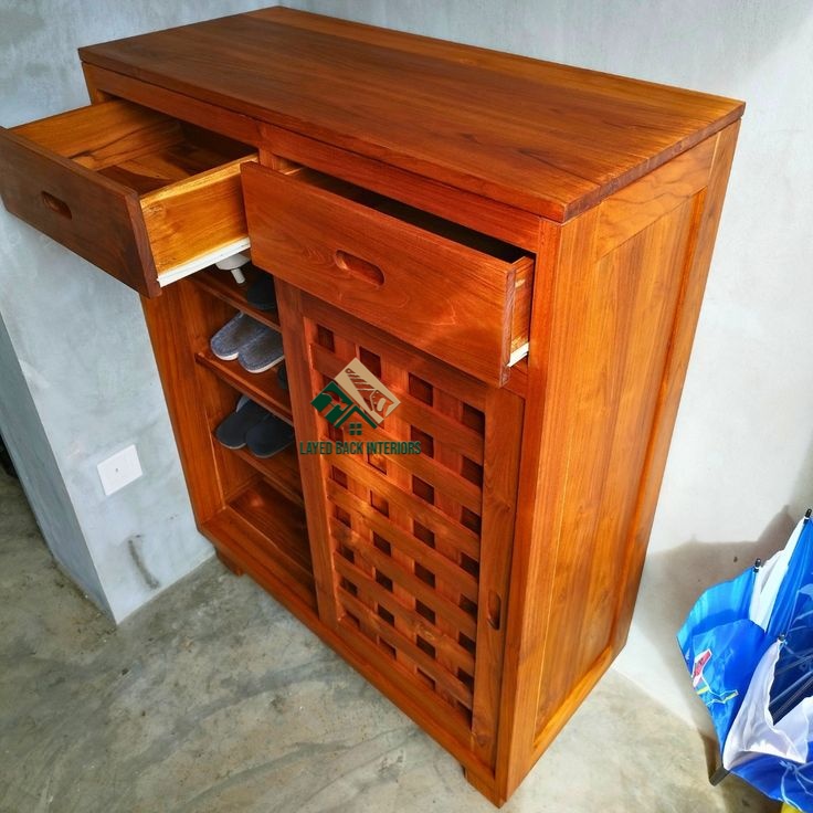 LayedInteriors's tweet photo. Solid white pine Shoe Cabinet,
Width90xDepth45xHeight120(CM) 

Available on custom basis Call/app 0704403456 Email.LayedBackInteriors@gmail.com

{Deputy President kafuri fx Riggy G Tabitha Gatwiri 6% to NSSF by Jan. #joinsharevolution #FreeAoko } https://t.co/FpK37f1vky