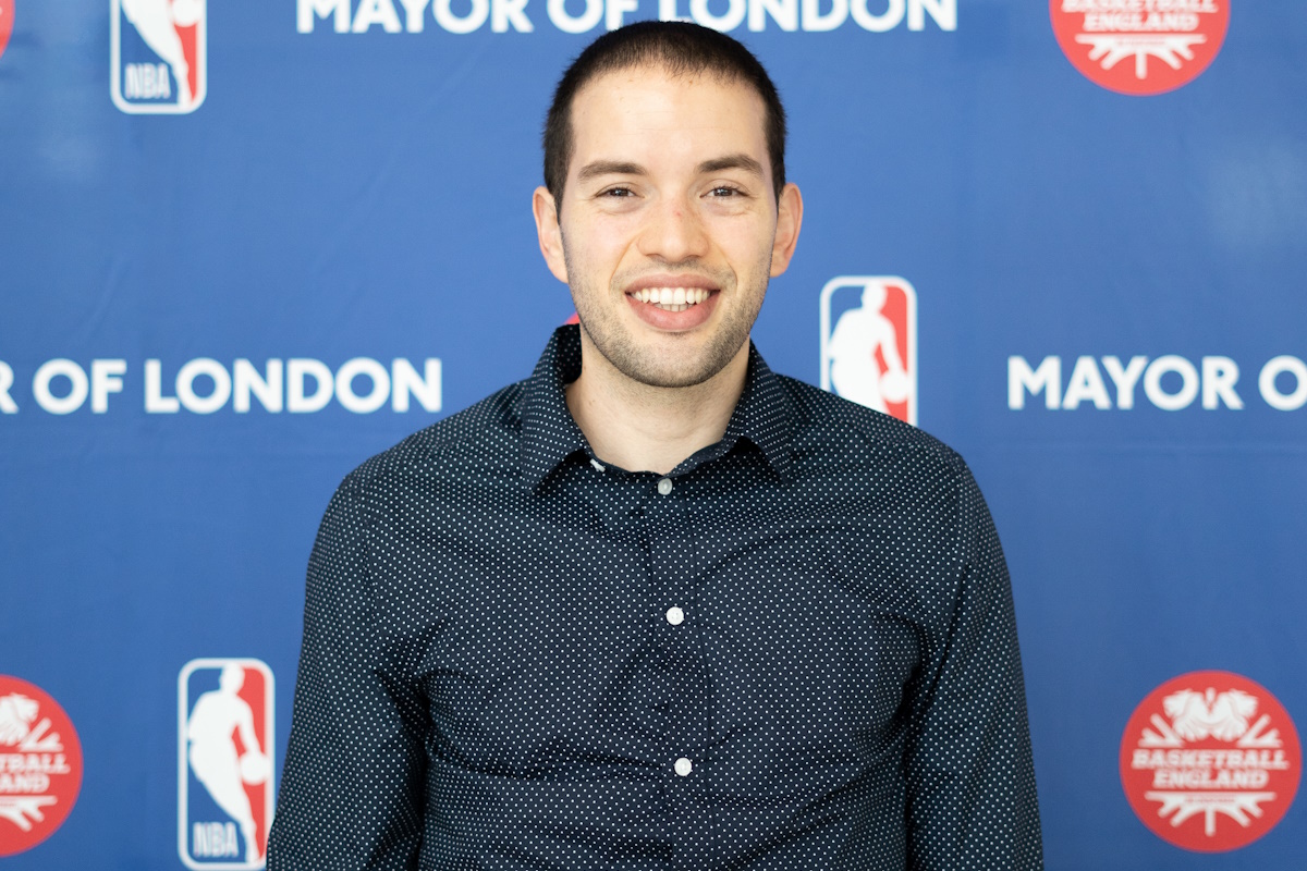 Recruitment has now begun for a fourth cohort of the London Coaches Program, who will embark on the FREE 12-month education and training package aimed at Londoners aged 16-30.  

Interested?  

More: ow.ly/bTB850TXnhP