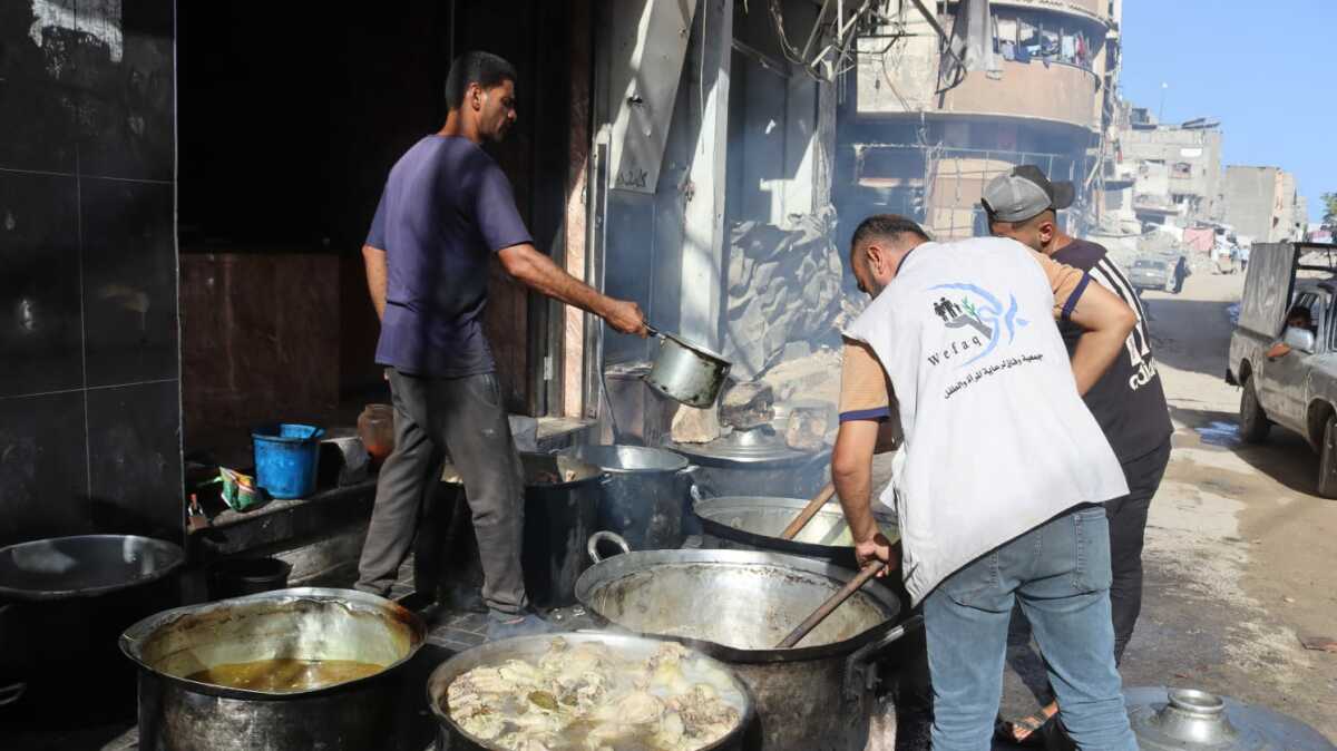From food distributions to medical support, DEC member charities and their trusted local partners are ensuring families across Gaza and Lebanon receive essential aid, even in the toughest conditions. 

Donate now: donation.dec.org.uk/middle-east-ap…