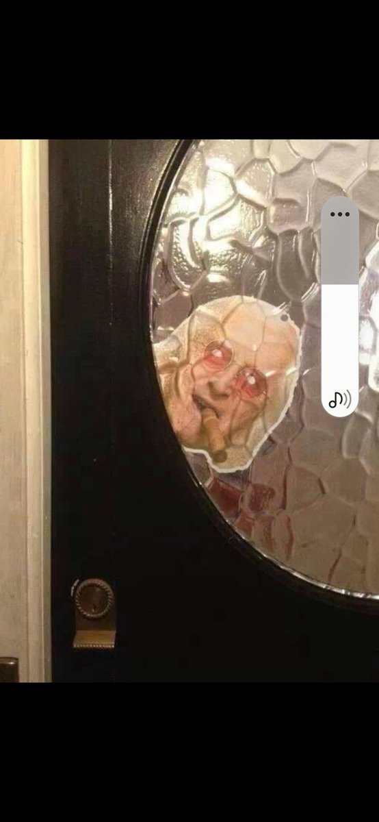 psychedelic13's tweet photo. @rickygervais Jail bait https://t.co/cOmnkf4NVG