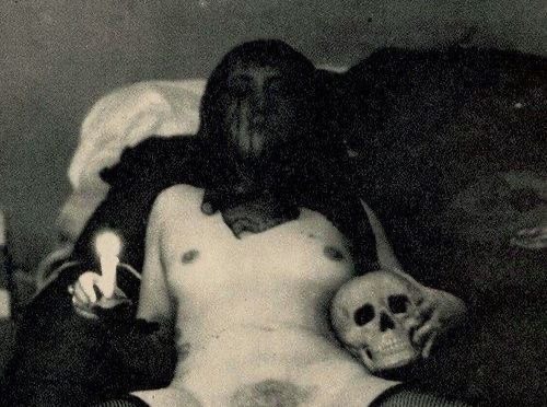 mieauow's tweet photo. Memento Mori https://t.co/aoKruvEHZA