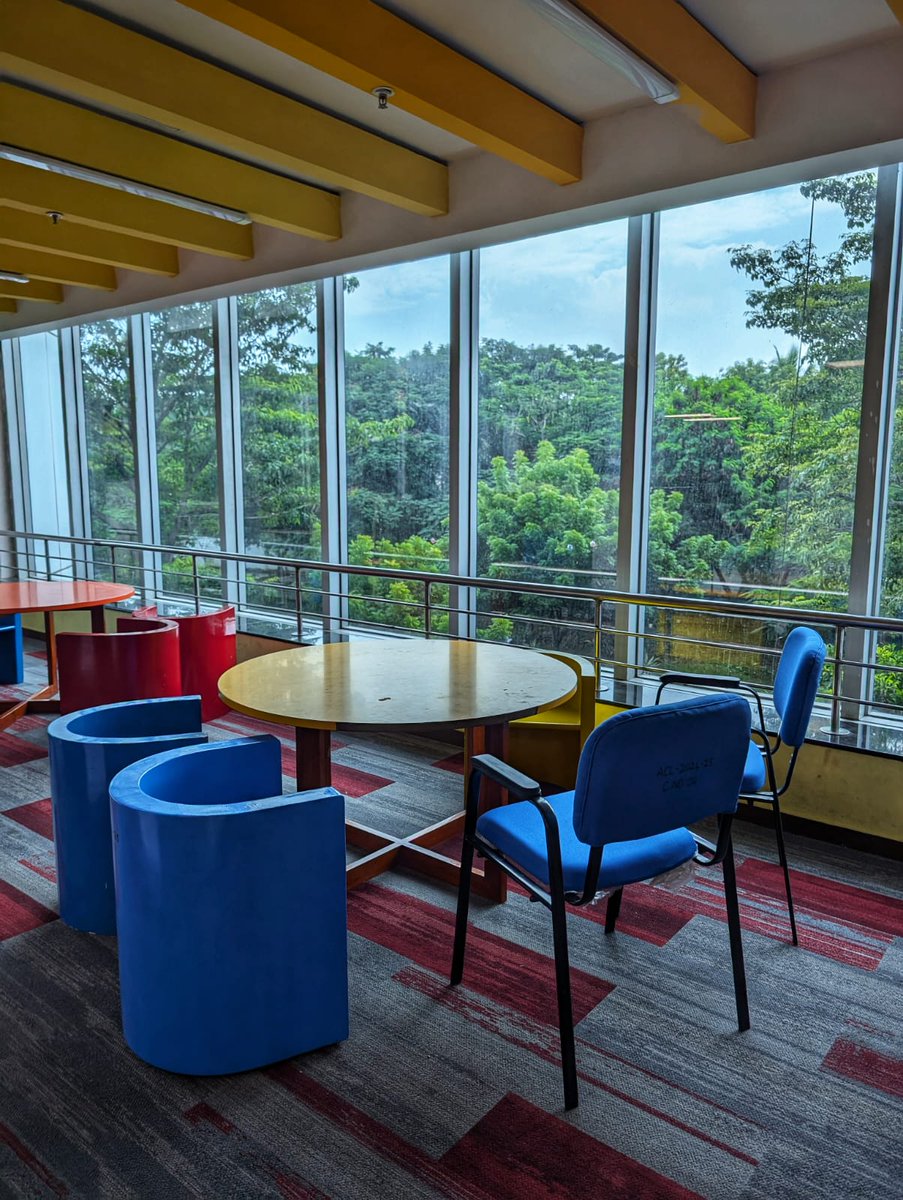Folks,
I just discovered the most amazing public library- in #Chennai!

I am embarrassed at how pleasantly surprised I was to discover the #AnnaCentenary Library

Fantastic collection of books to be enjoyed amongst lush greenery viewed through ceiling high windows.

Complete