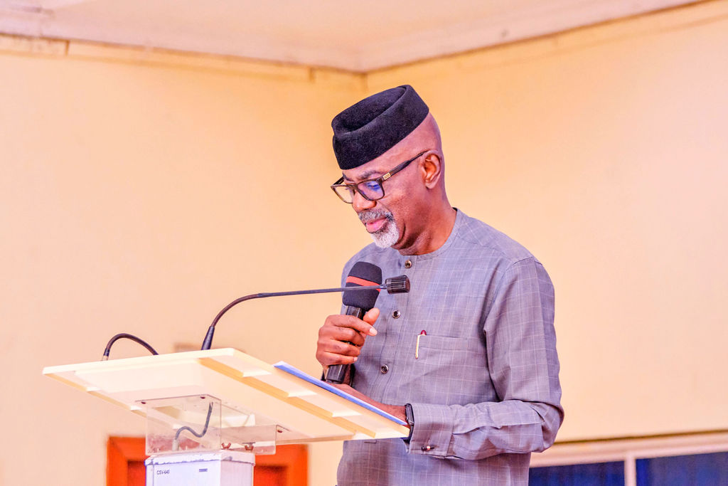 GOCOPNG's tweet photo. Keynote Speaker of the 8th Annual Conference of the Guild of Corporate Online Publishers (GOCOP), Former Governor of Cross River State Liyel Imoke, at the Conference in Lokoja, Kogi State. https://t.co/tqre88K1tv